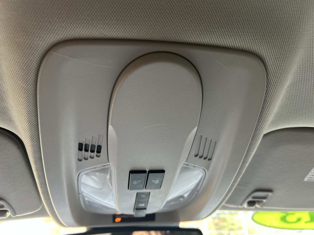 Used 2013 GMC Terrain SLE w/ Chrome and Technology Package image 26