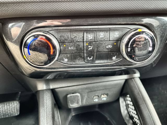 Used 2025 Chevrolet TrailBlazer LT w/ LT Cold Weather Package AWD/4WD image 17