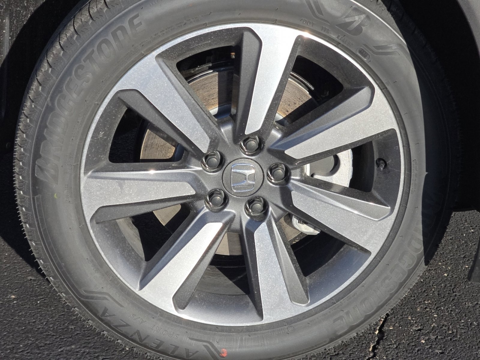 New 2025 Honda Pilot Touring image 15