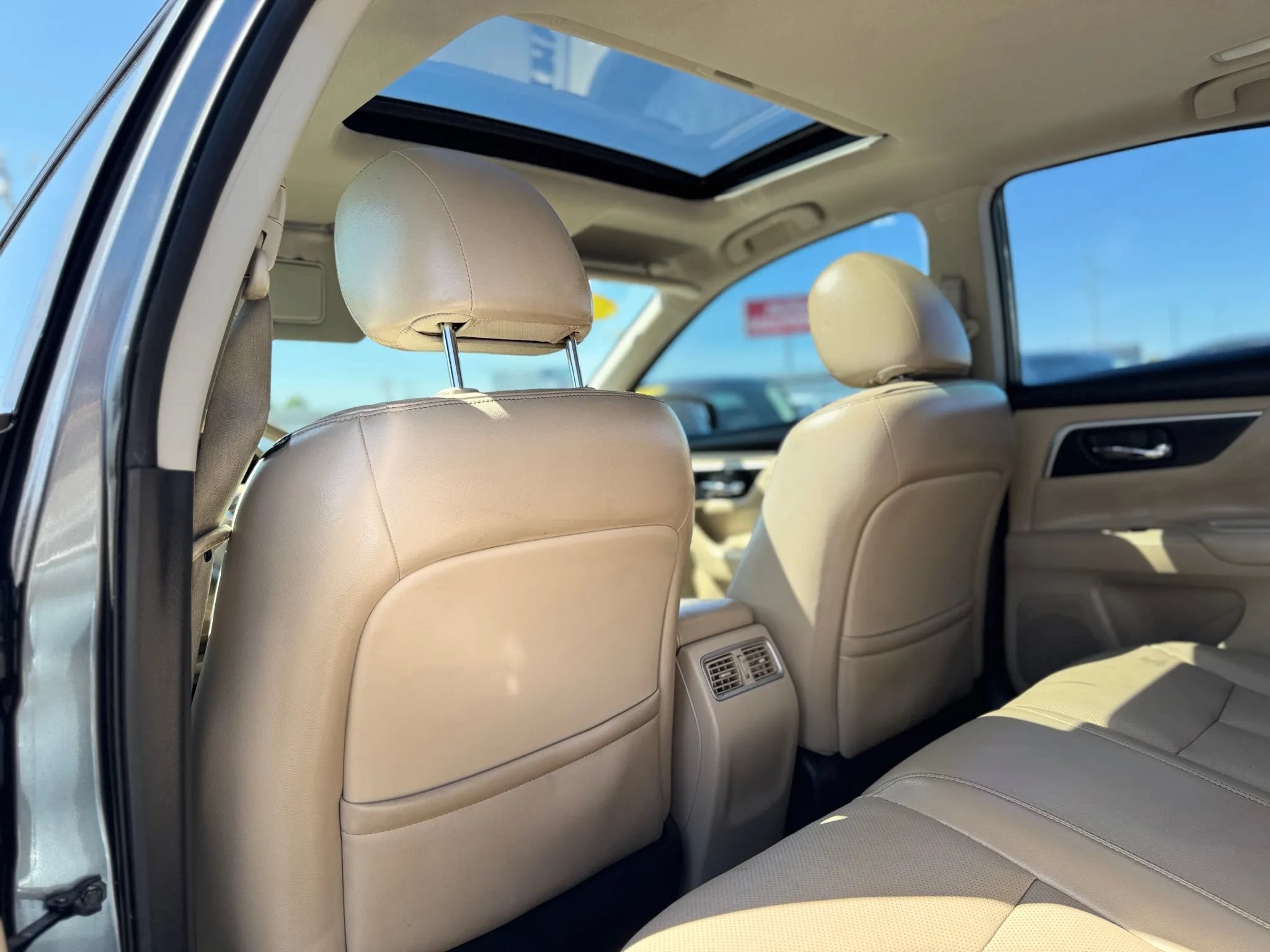 Used 2016 Nissan Altima 3.5 SL FWD image 35