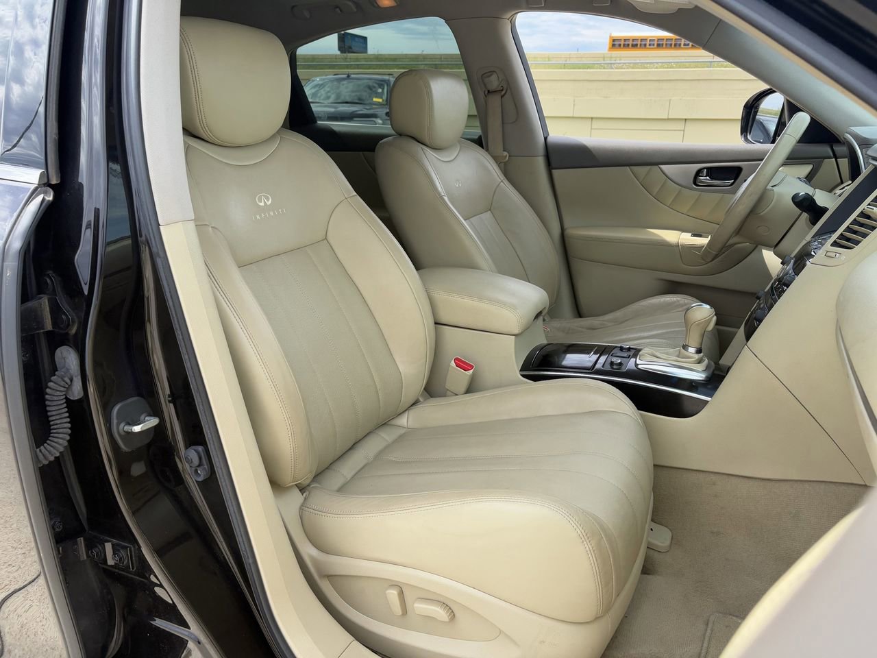 Used 2013 INFINITI FX37 AWD w/ Premium Pkg image 29