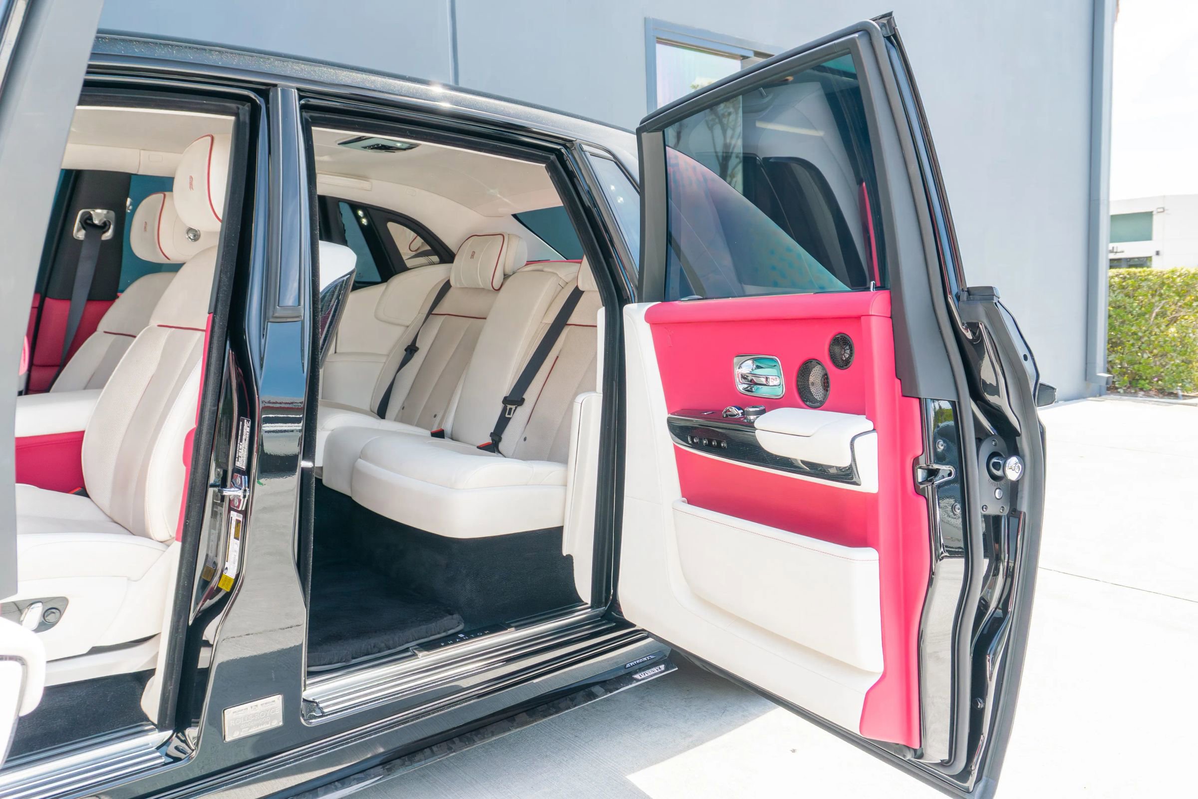 Used 2023 Rolls-Royce Phantom Sedan RWD image 55