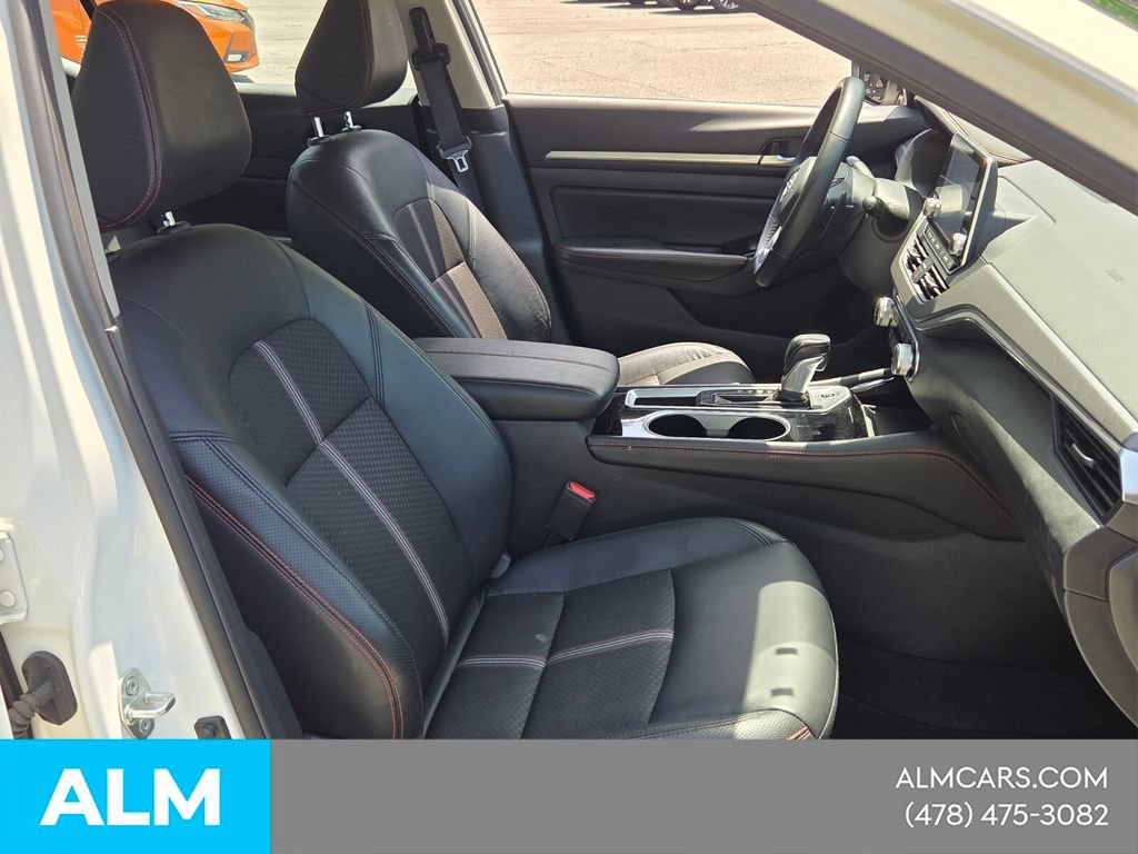 Used 2025 Nissan Altima 2.5 SR FWD image 16
