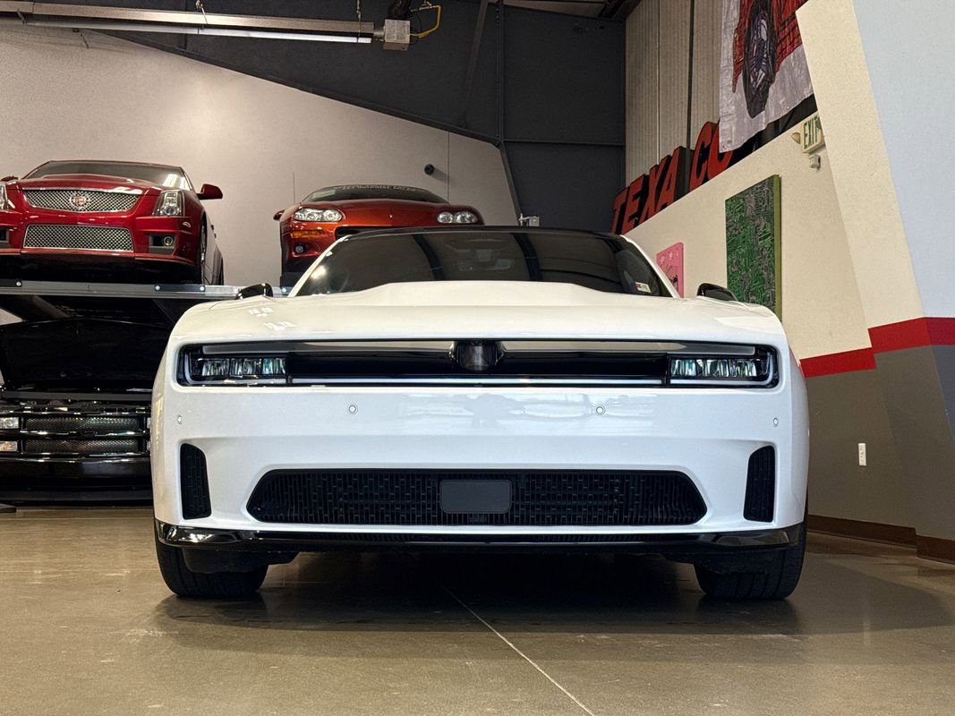 Used 2024 Dodge Charger R/T w/ Plus Group image 39