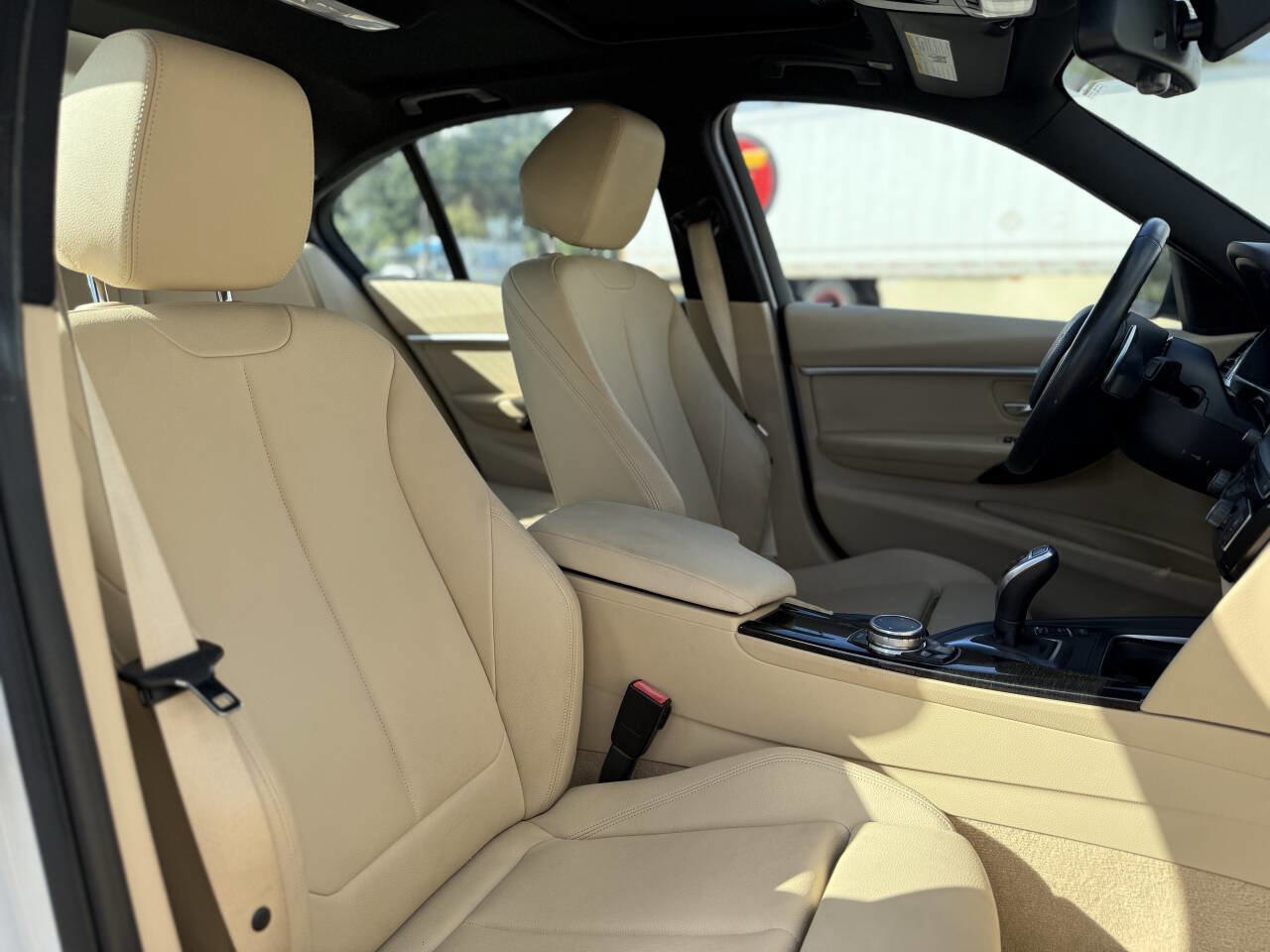 Used 2016 BMW 328i Sedan image 25