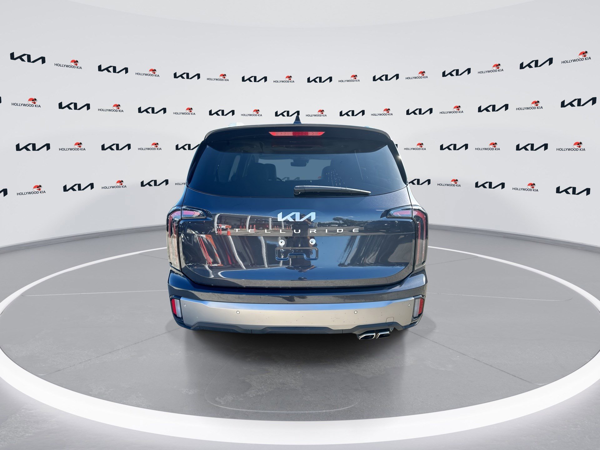 Used 2025 Kia Telluride SX w/ SX Captain's Chair Package image 7