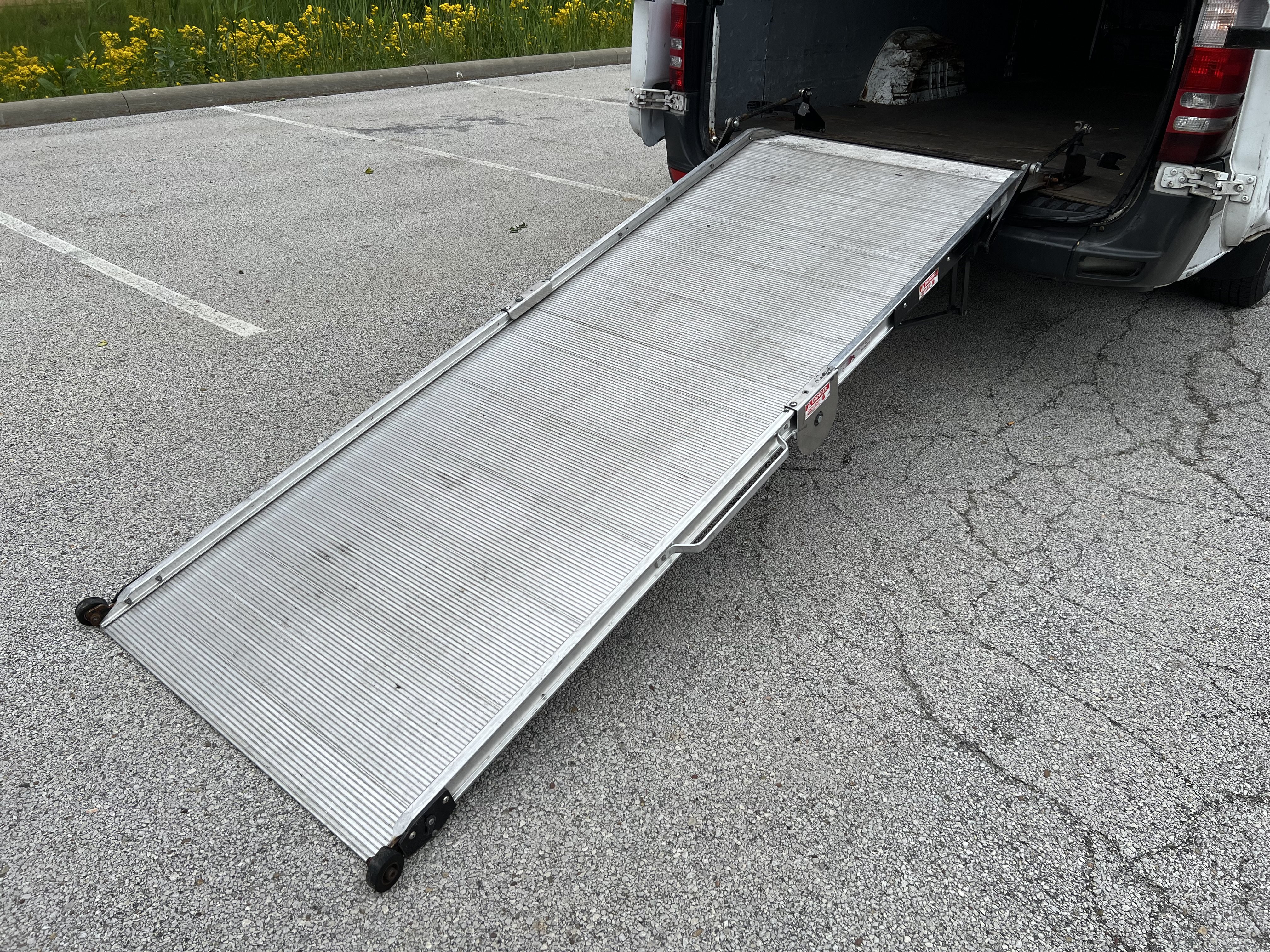 Used 2013 Mercedes-Benz Sprinter 2500 image 31
