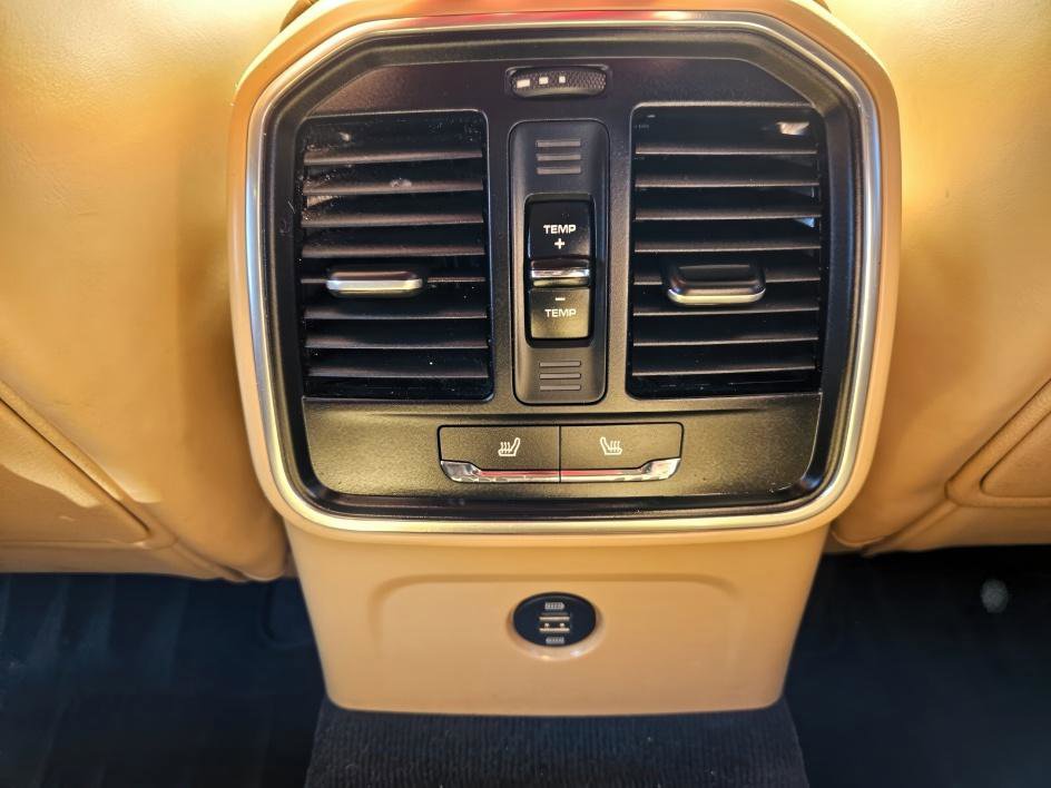 Used 2018 Porsche Macan image 12