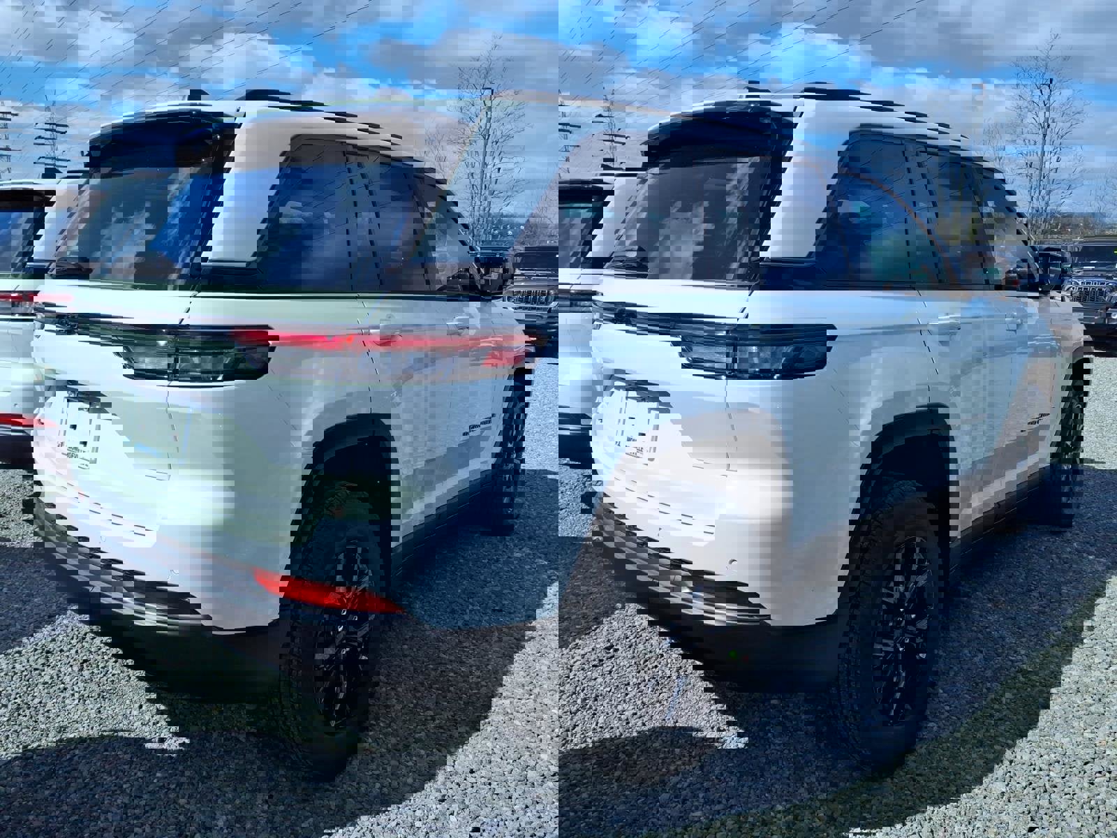 New 2026 Jeep Grand Cherokee Altitude video 3