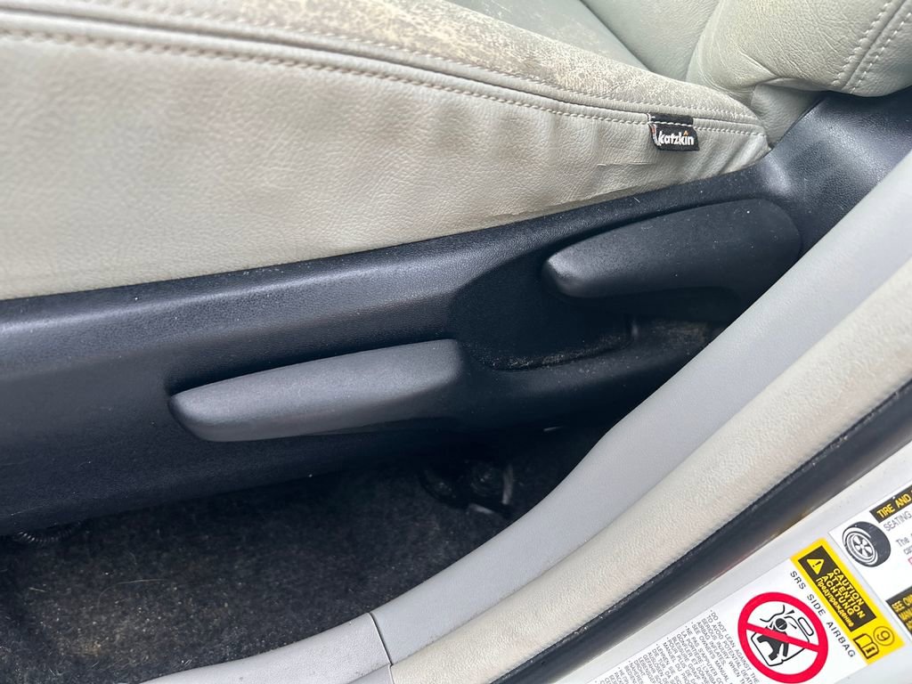 Used 2015 Toyota Prius V Two image 23
