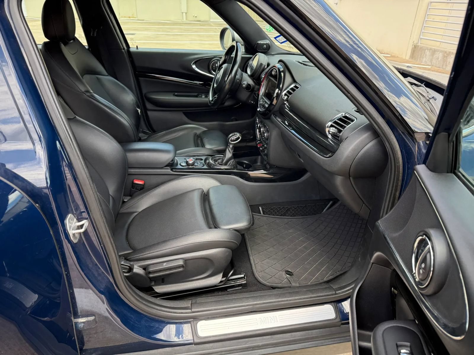 Used 2016 MINI Cooper Clubman FWD image 16