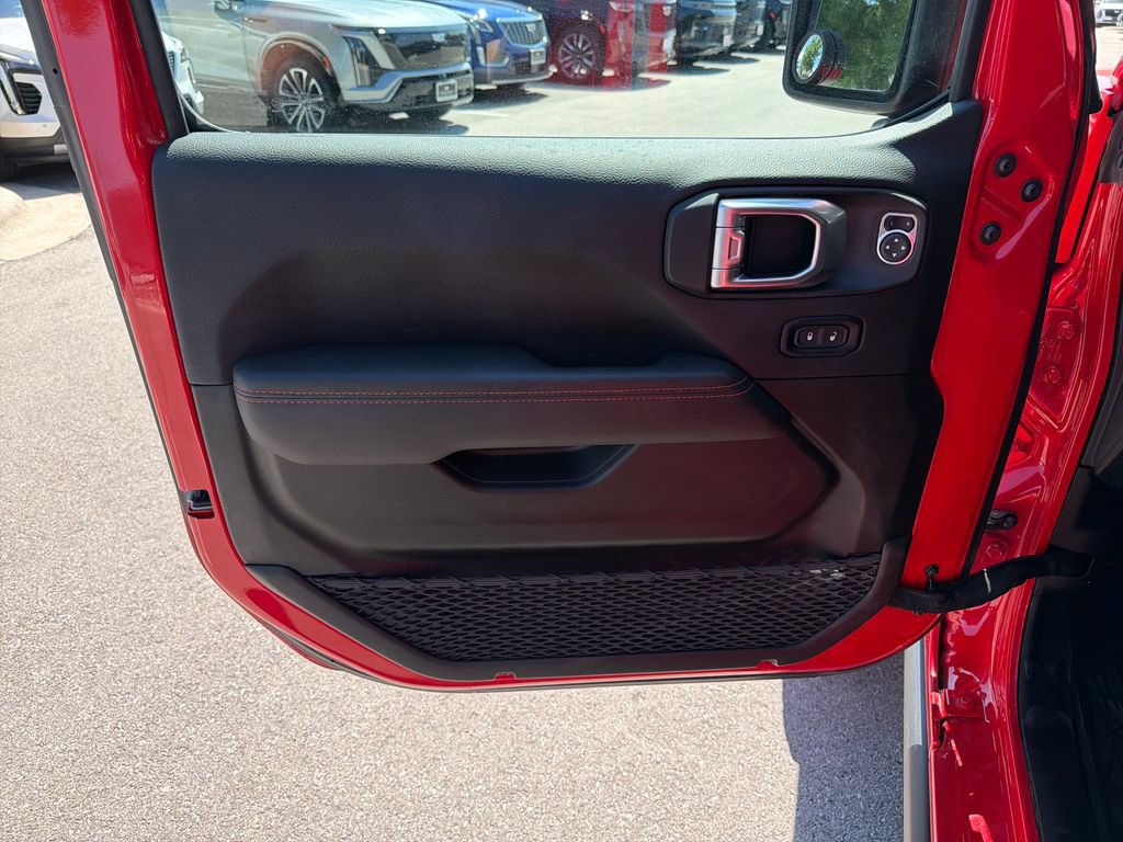 Used 2023 Jeep Gladiator Mojave w/ LED Lighting Group AWD/4WD image 18