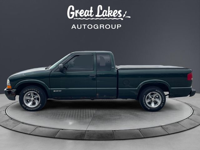 Used 2002 Chevrolet S10 Pickup LS w/ LS Preferred Equipment Group image 2