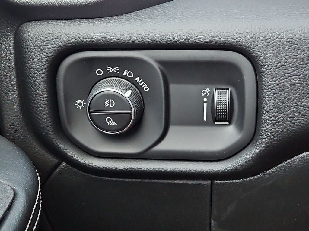 New 2026 RAM 3500 Big Horn AWD/4WD image 25