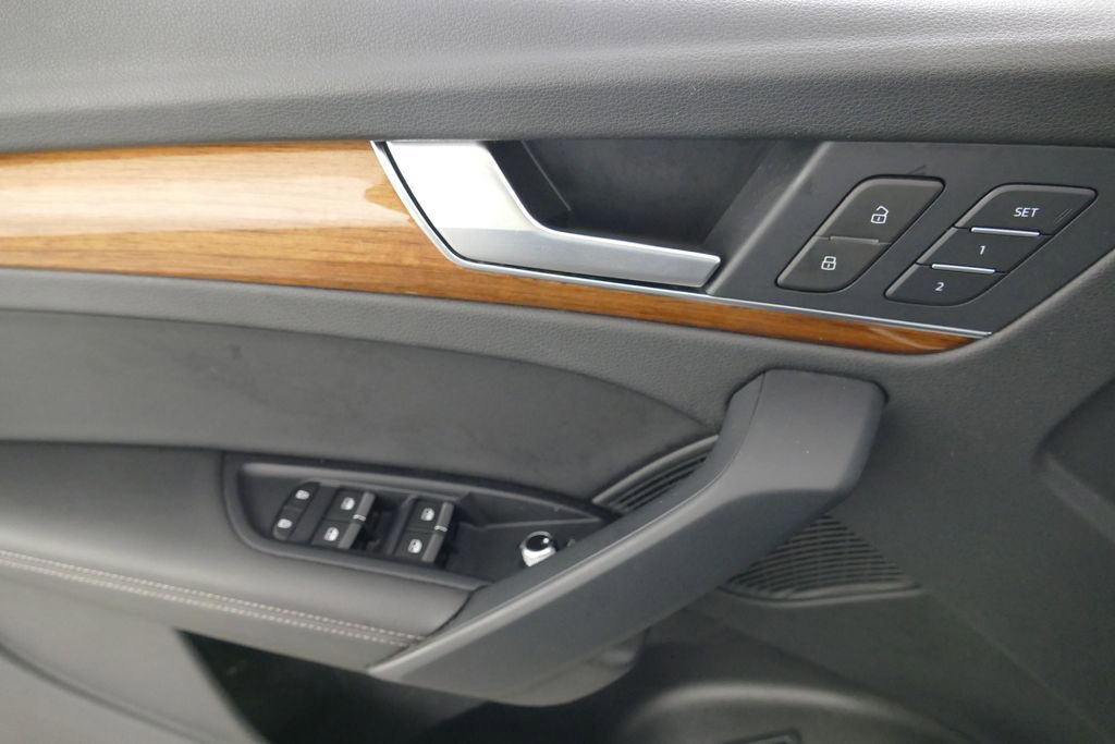 Used 2023 Audi Q5 2.0T Premium Plus w/ Premium Plus Package image 24