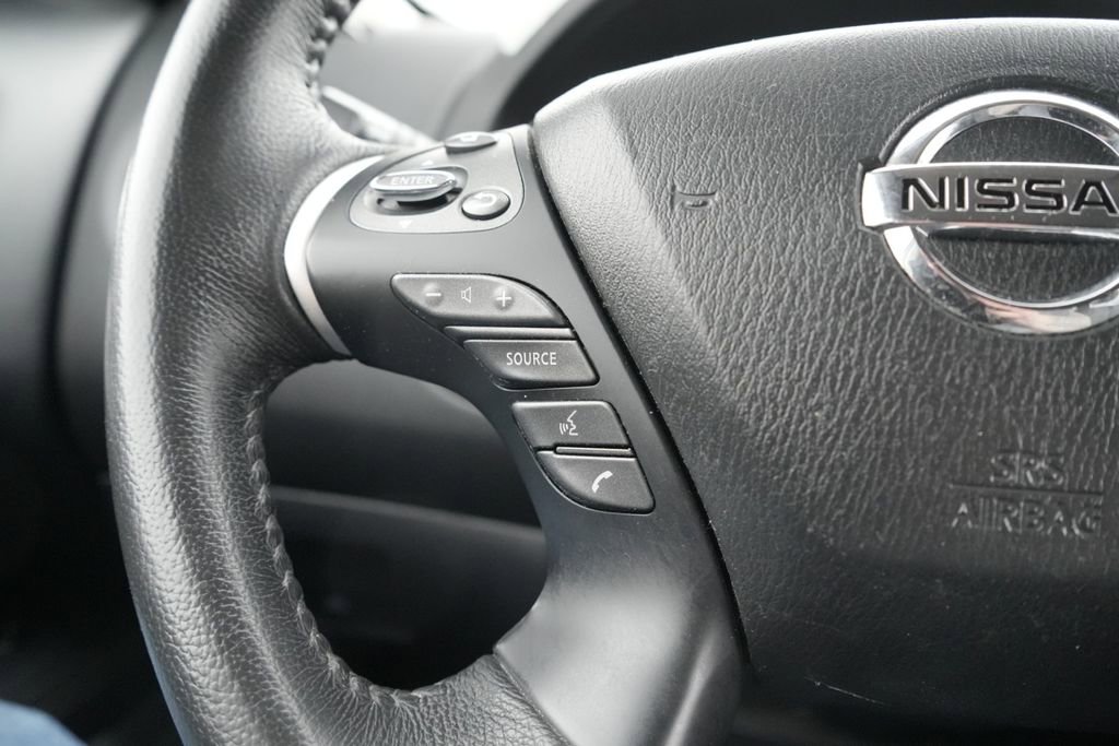 Used 2019 Nissan Pathfinder SV image 29