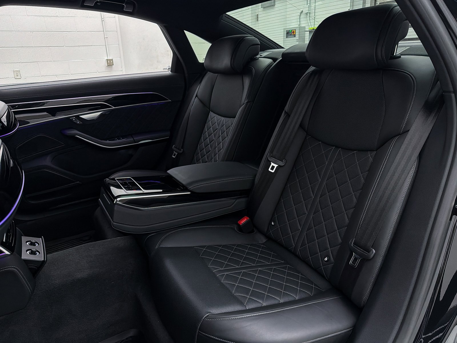 Used 2024 Audi S8 4.0T image 39