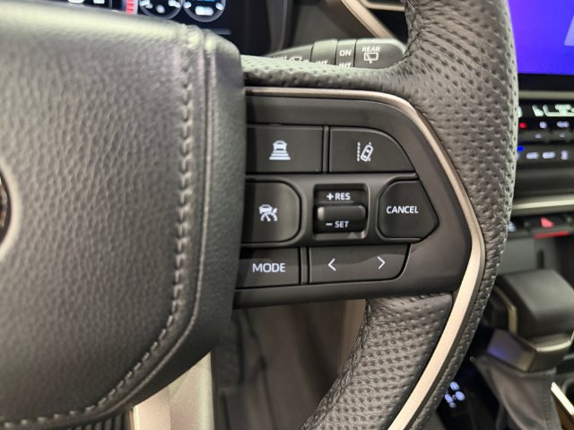 Used 2025 Toyota Sequoia Limited w/ Tow Technology Package AWD/4WD image 24