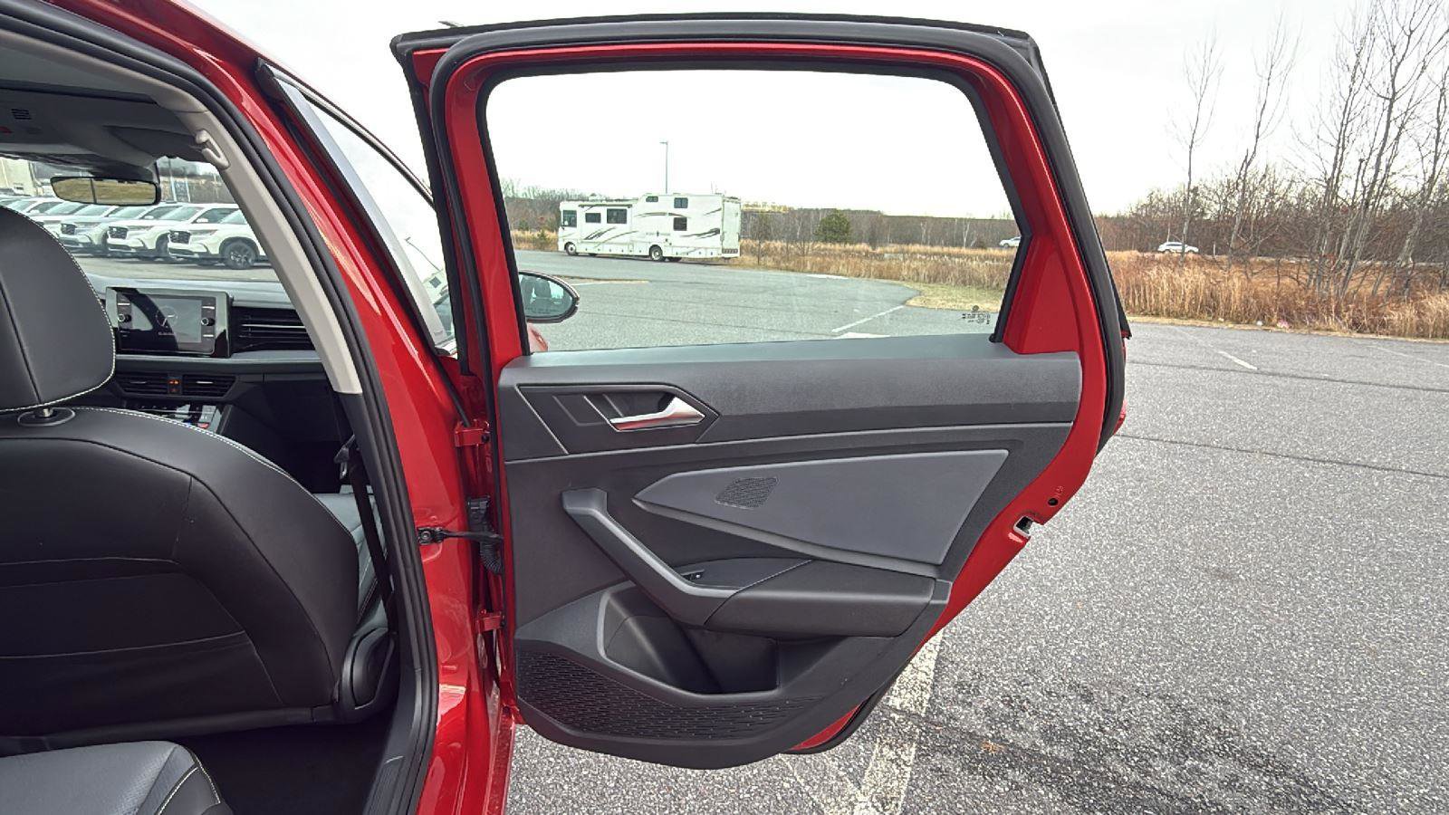 Used 2025 Volkswagen Jetta SEL image 20