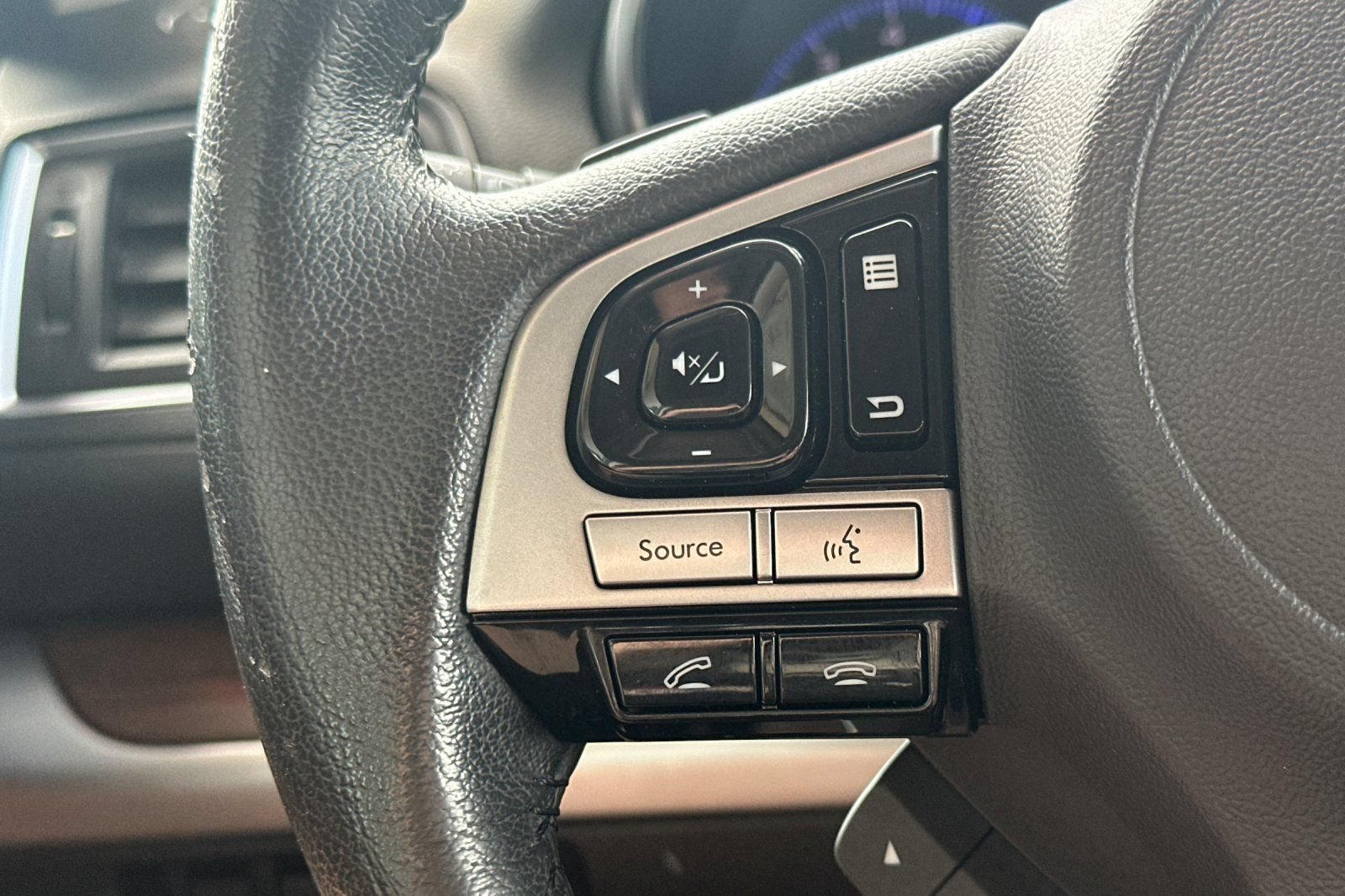 Used 2017 Subaru Outback 2.5i Touring AWD/4WD image 29