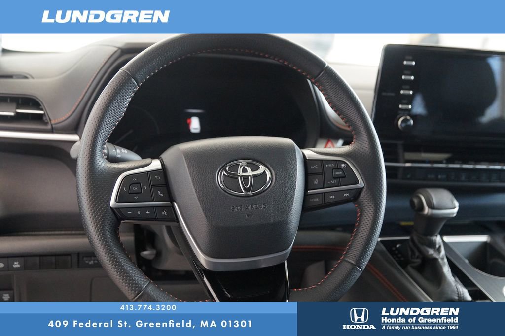 Used 2022 Toyota Sienna XSE w/ XSE Plus Package AWD/4WD image 16