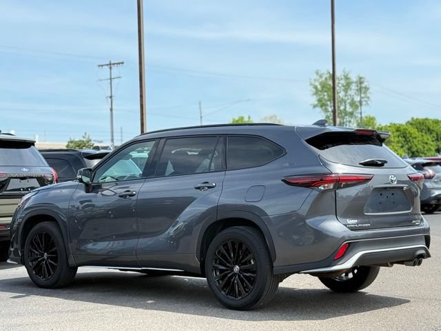 Used 2025 Toyota Highlander XSE AWD/4WD image 45