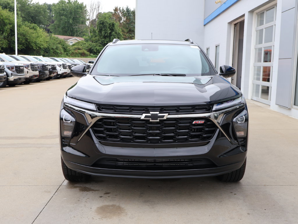 New 2026 Chevrolet Trax RS w/ Sunroof Package FWD image 5