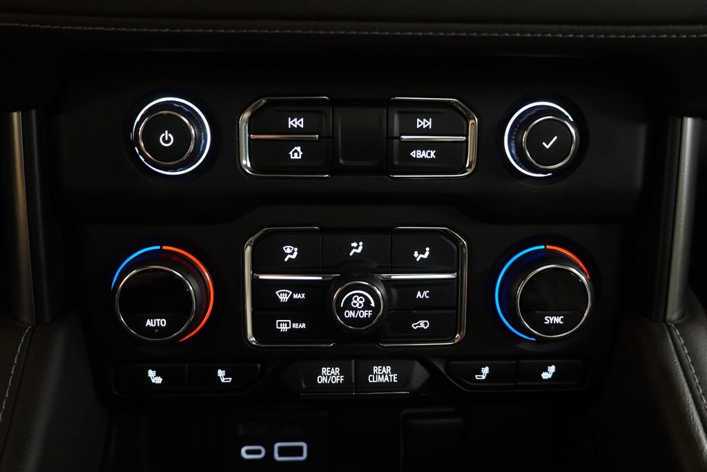 Used 2022 Chevrolet Tahoe Z71 w/ Z71 Off-Road Package AWD/4WD image 8