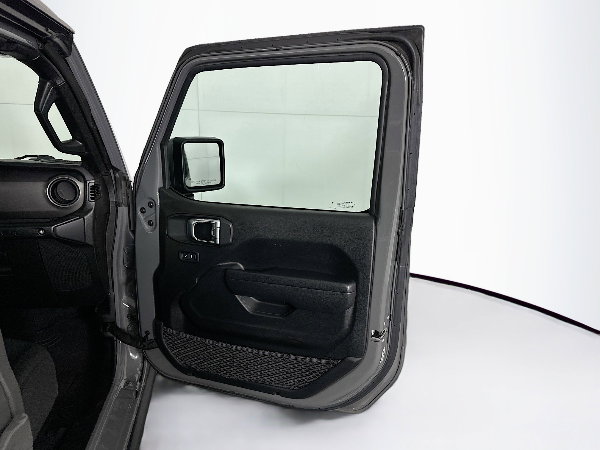 Used 2023 Jeep Wrangler Unlimited AWD/4WD image 32