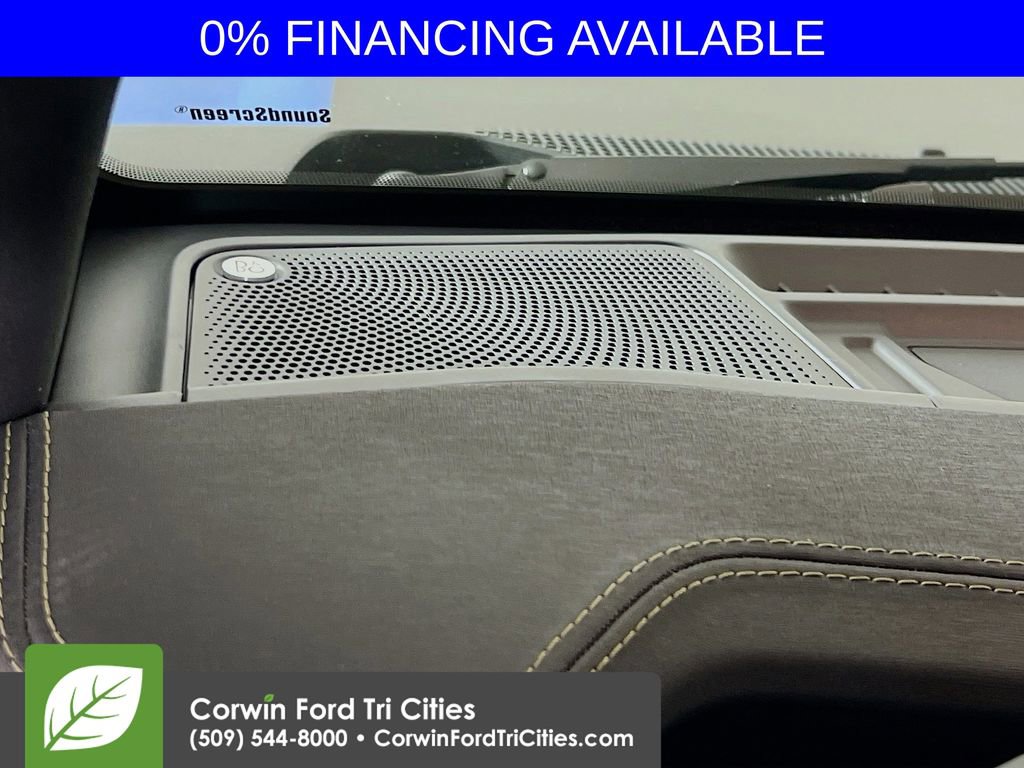 New 2025 Ford Bronco Badlands image 13