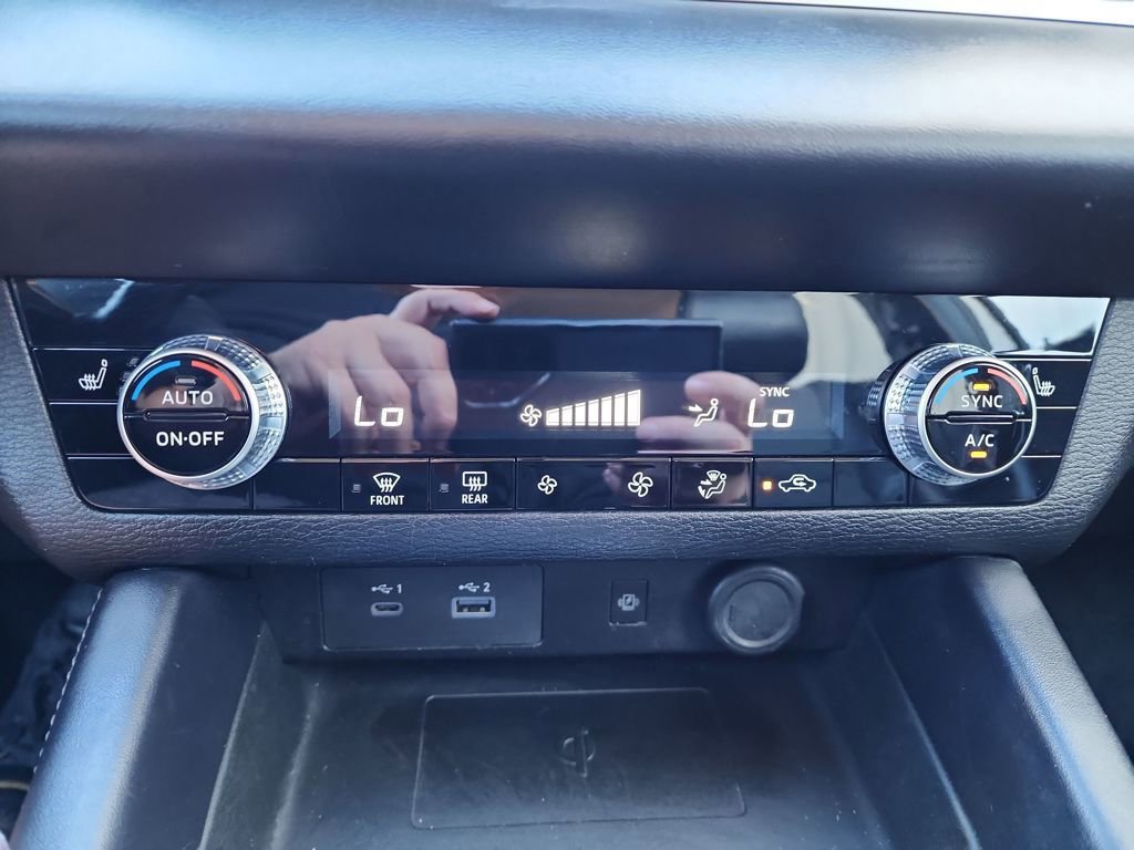 Used 2024 Mitsubishi Outlander SE Black Edition image 27