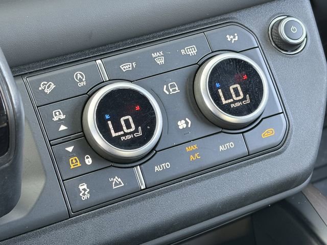 Used 2024 Land Rover Defender 110 X-Dynamic SE AWD/4WD image 17