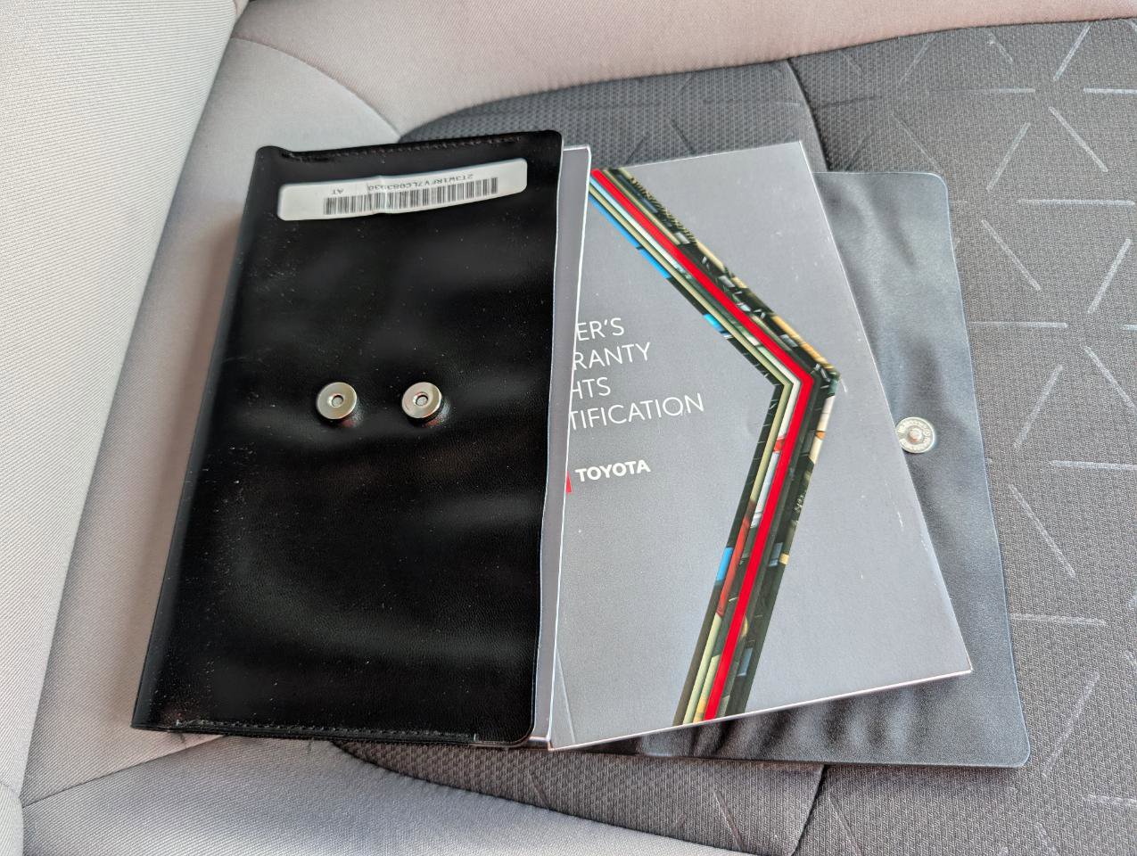 Used 2020 Toyota RAV4 XLE image 27