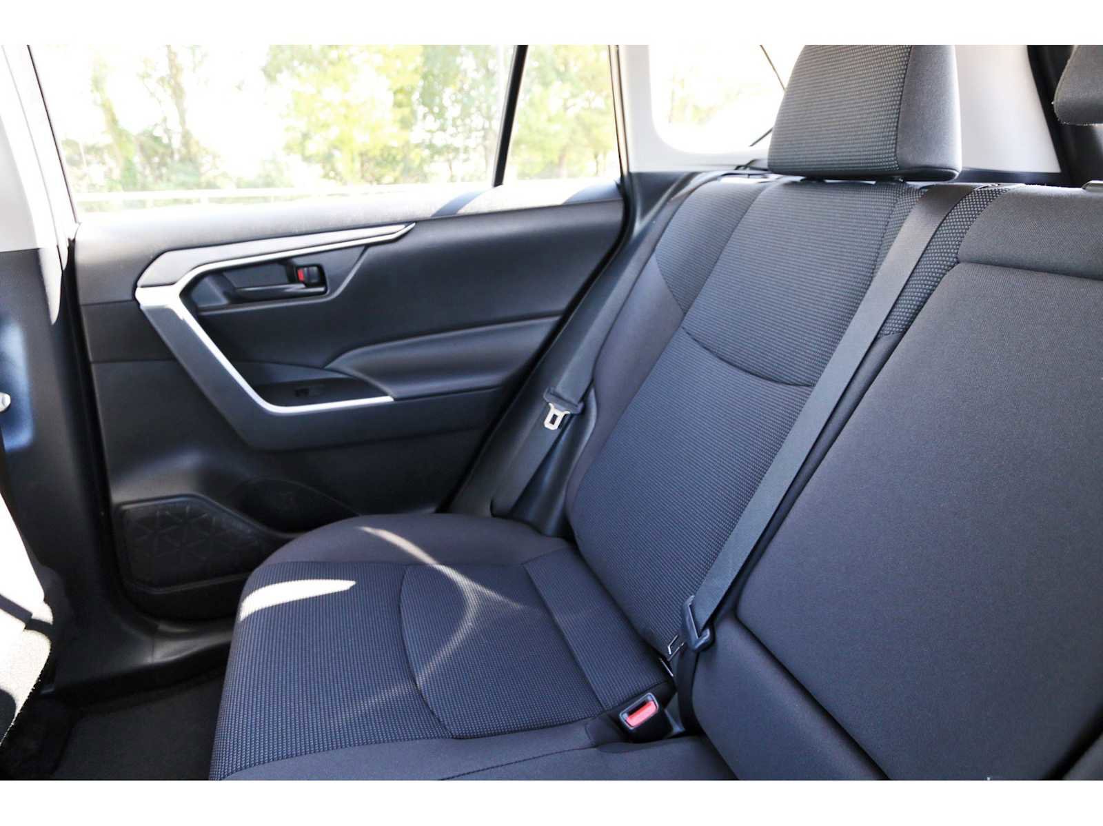 Used 2024 Toyota RAV4 LE image 9