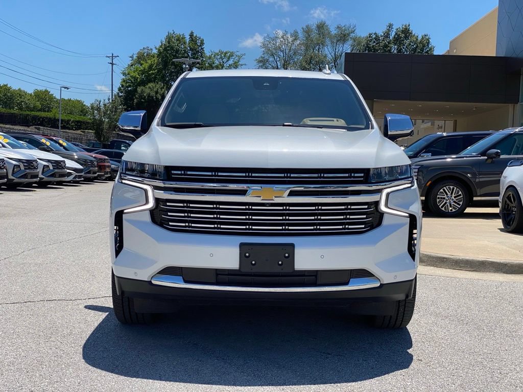 Used 2024 Chevrolet Suburban Premier w/ Advanced Technology Package AWD/4WD image 2