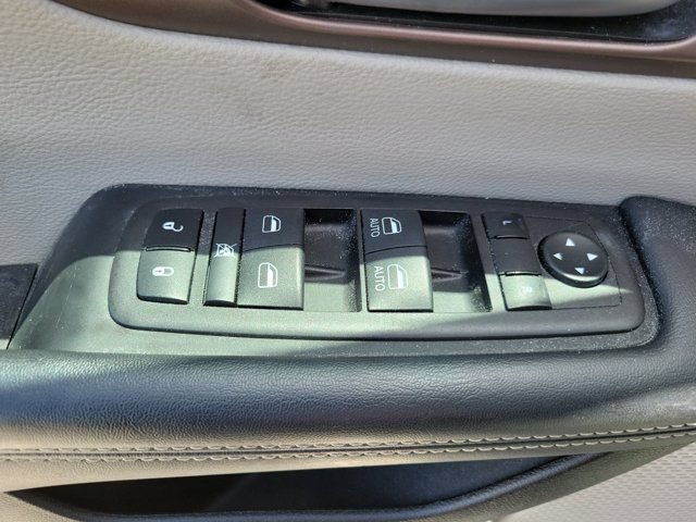 Used 2023 Chrysler Voyager LX FWD image 21