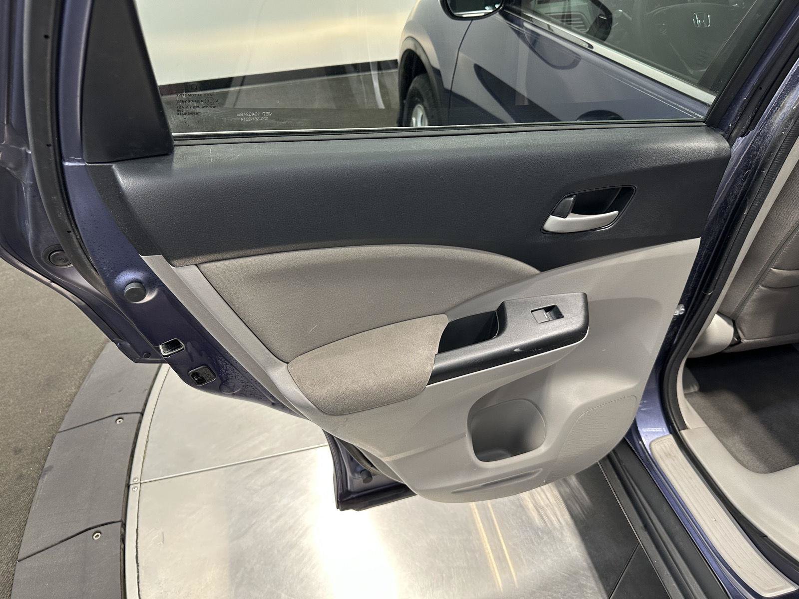 Used 2014 Honda CR-V EX image 25