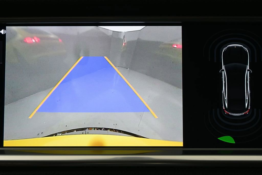 Used 2018 Porsche Panamera 4 image 30