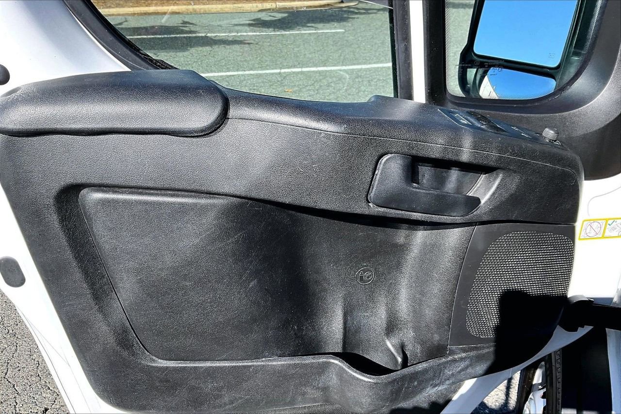 Used 2024 RAM ProMaster 2500 w/ Convenience Group image 25