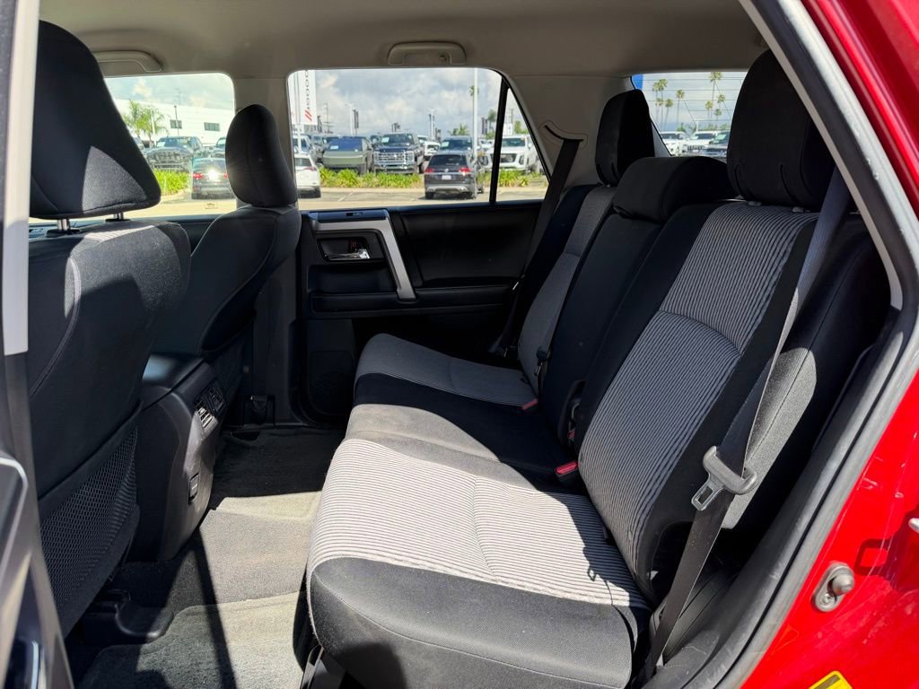 Used 2016 Toyota 4Runner SR5 image 4