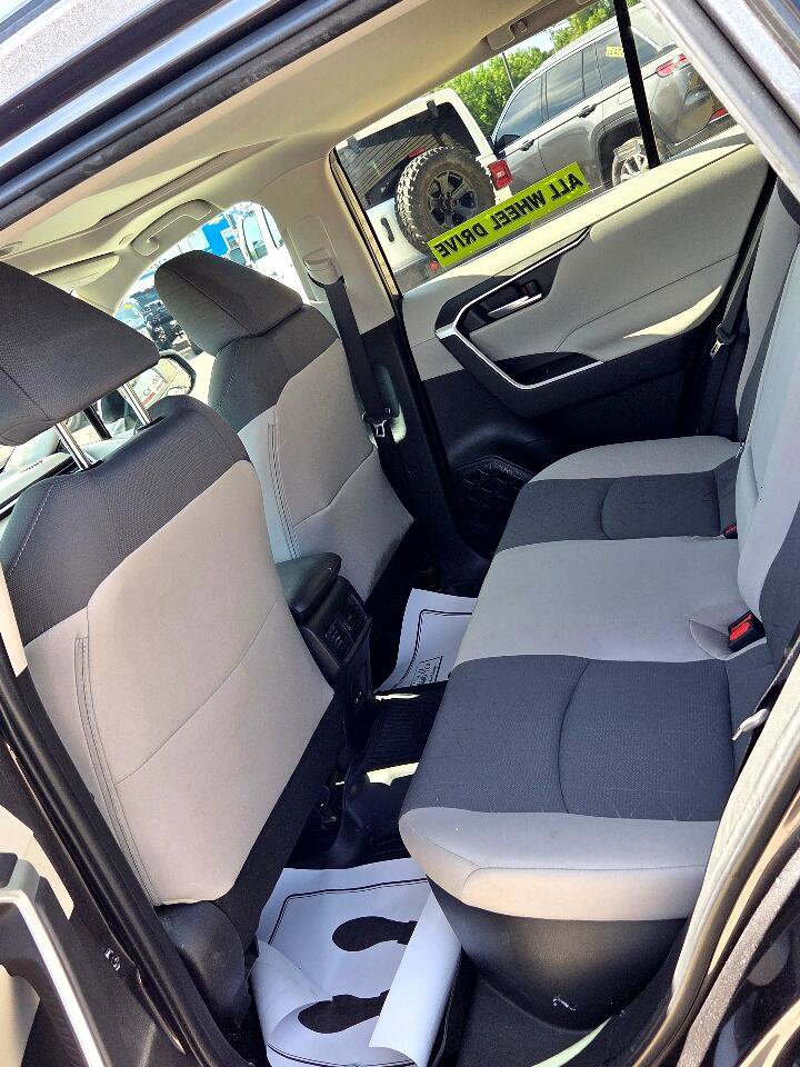Used 2023 Toyota RAV4 XLE image 12