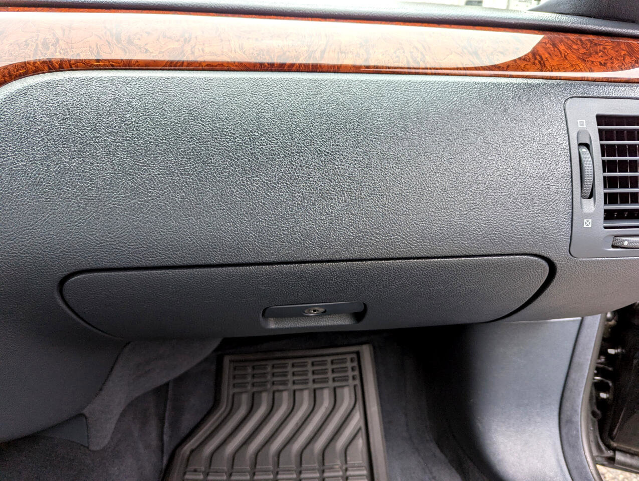 Used 2007 Cadillac DTS image 26