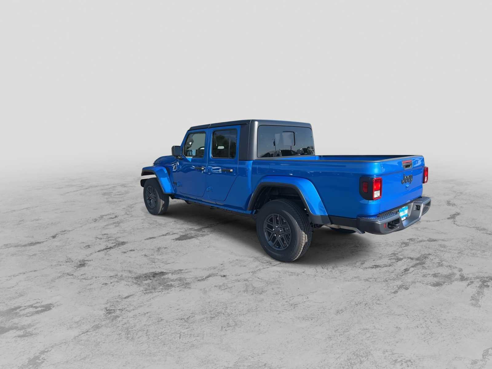 New 2025 Jeep Gladiator Sport image 6