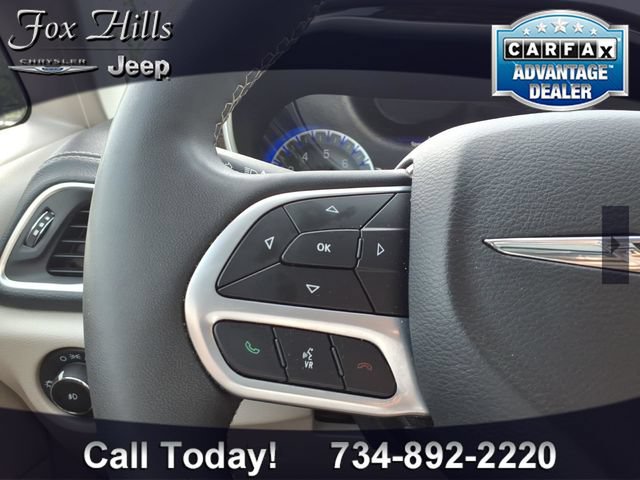 Used 2023 Chrysler Pacifica Limited FWD image 19