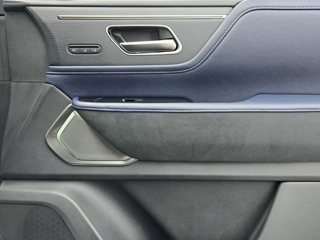 New 2026 INFINITI QX80 4WD image 46