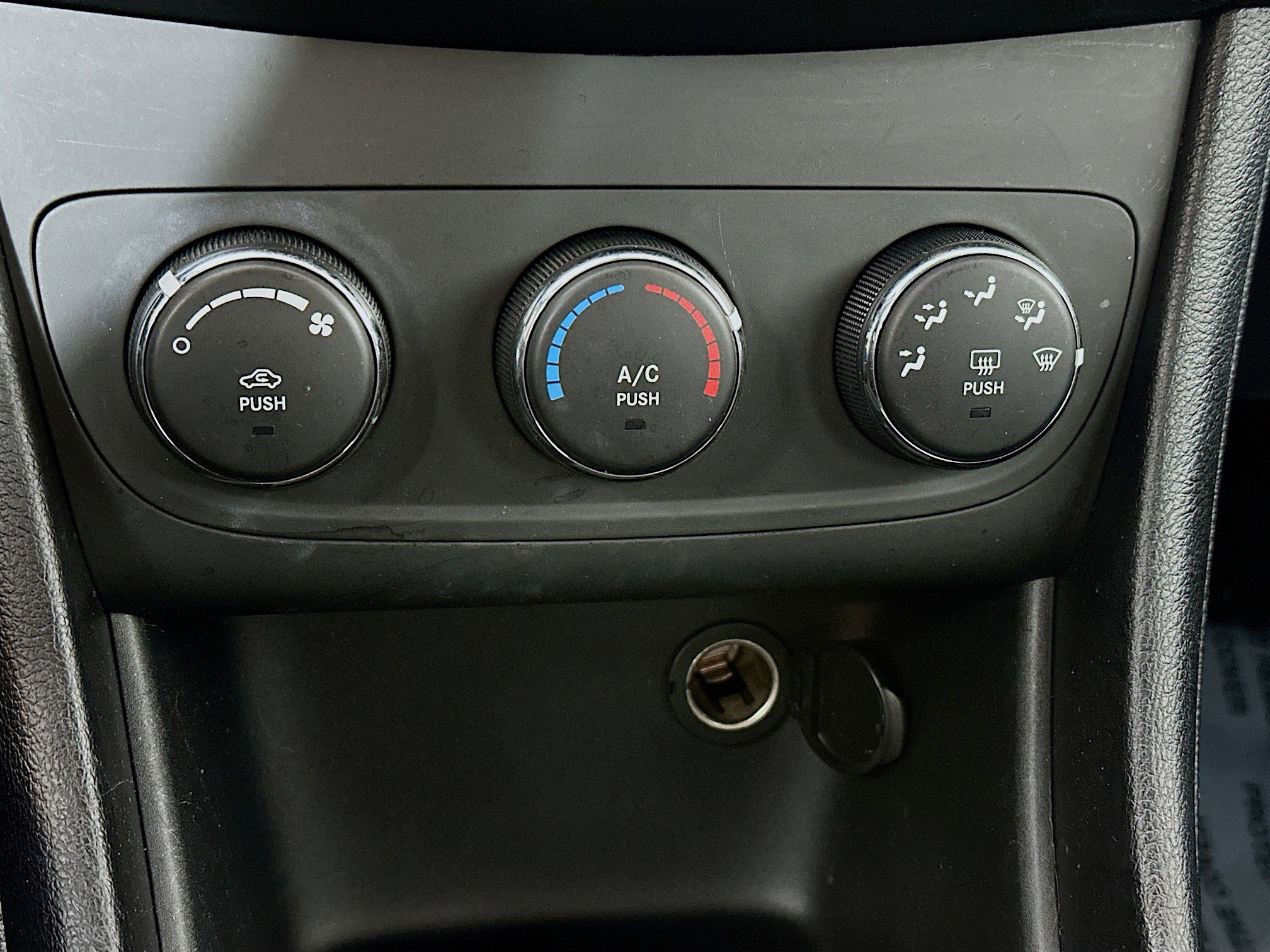 Used 2011 Dodge Avenger Express image 14