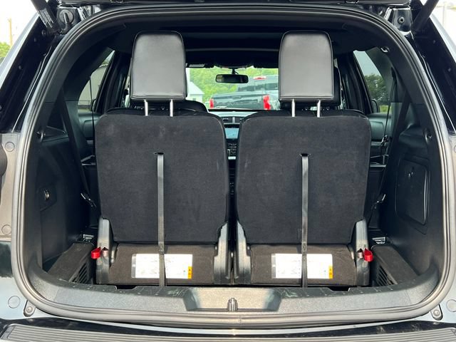 Used 2018 Ford Explorer XLT w/ Equipment Group 202A AWD/4WD image 38