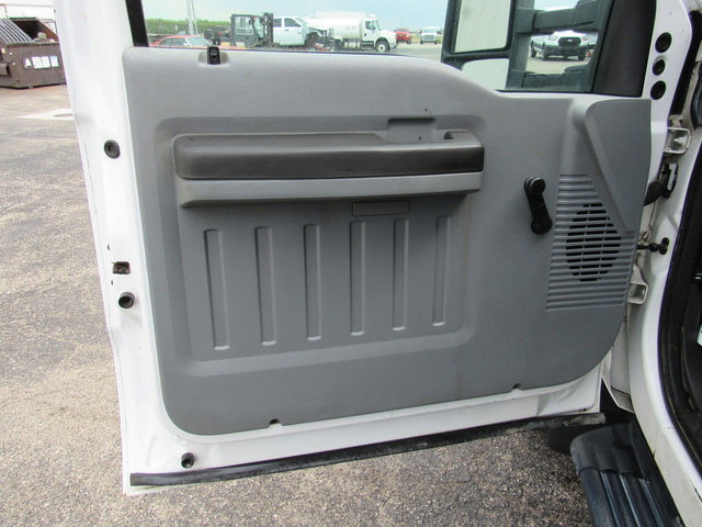 Used 2015 Ford F550 2WD Regular Cab Super Duty image 22