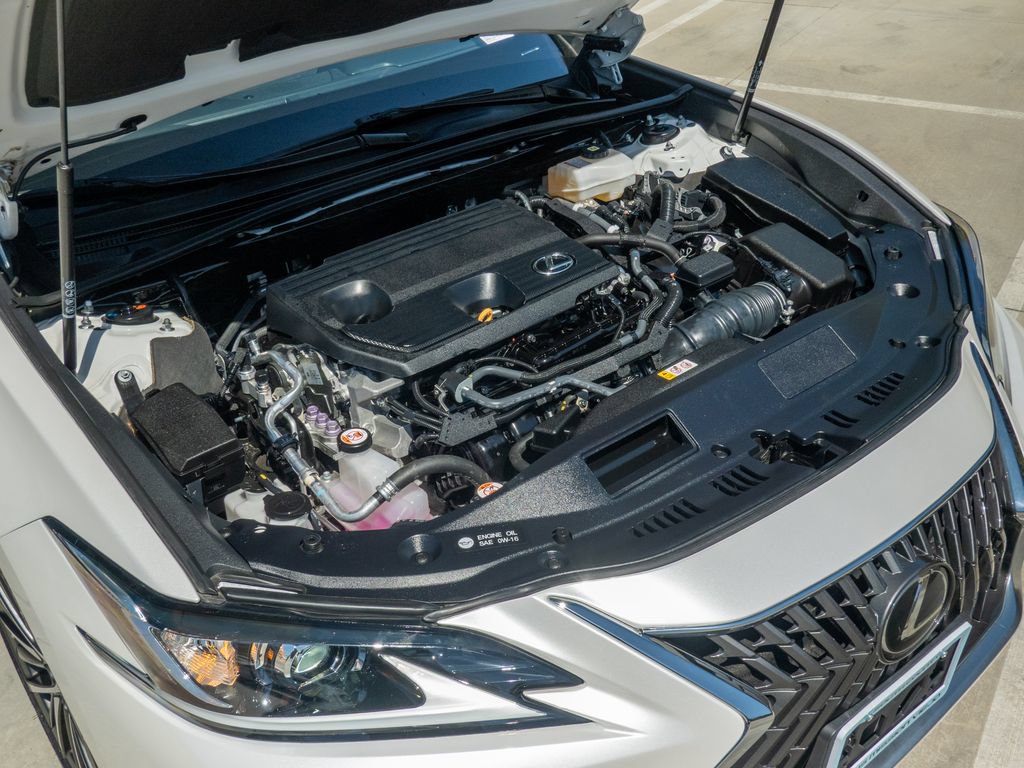 Certified 2023 Lexus ES 300h w/ Premium Package FWD image 6