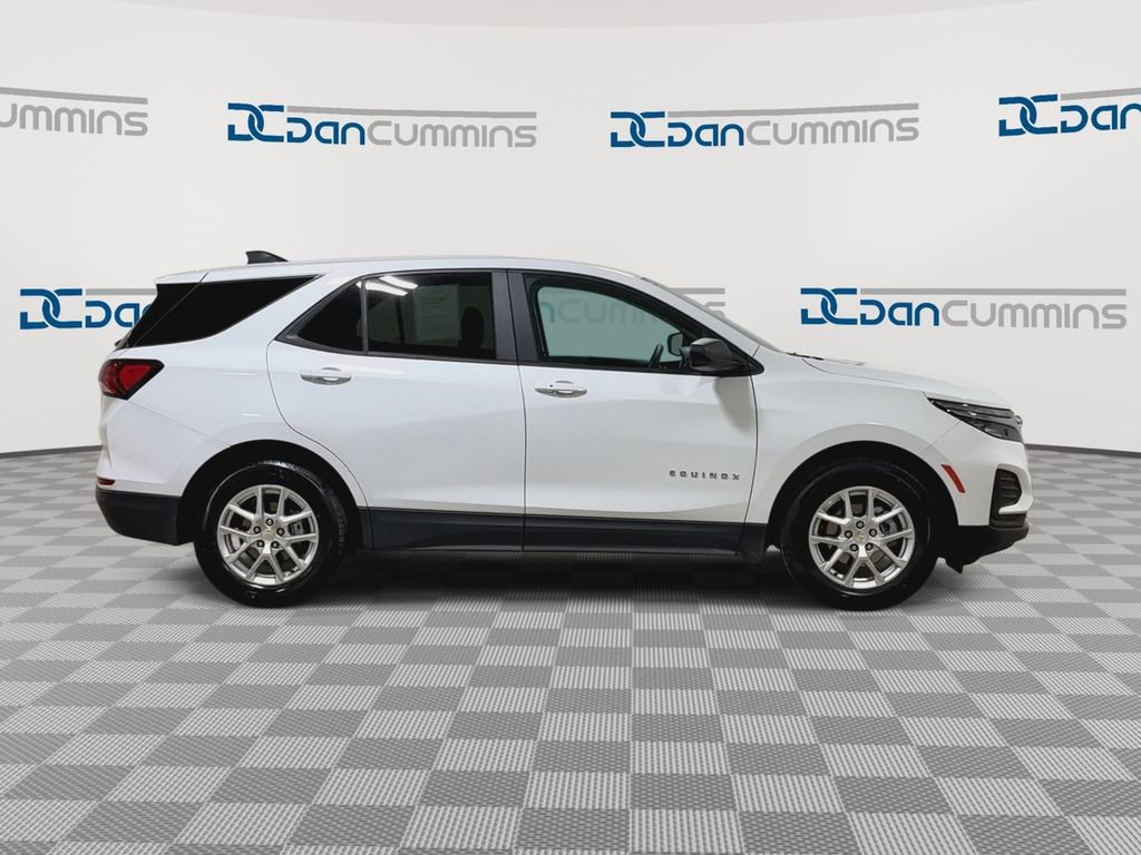Used 2022 Chevrolet Equinox LS w/ LS Convenience Package image 9